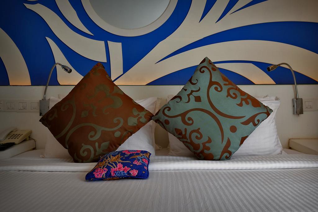 Batik Boutique Hotel Kuching Buitenkant foto